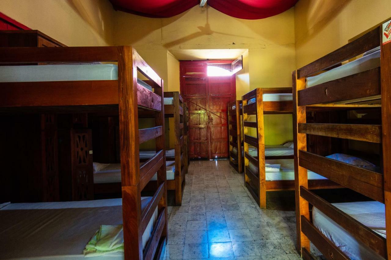 Hostal Lazybones Leon Exterior photo