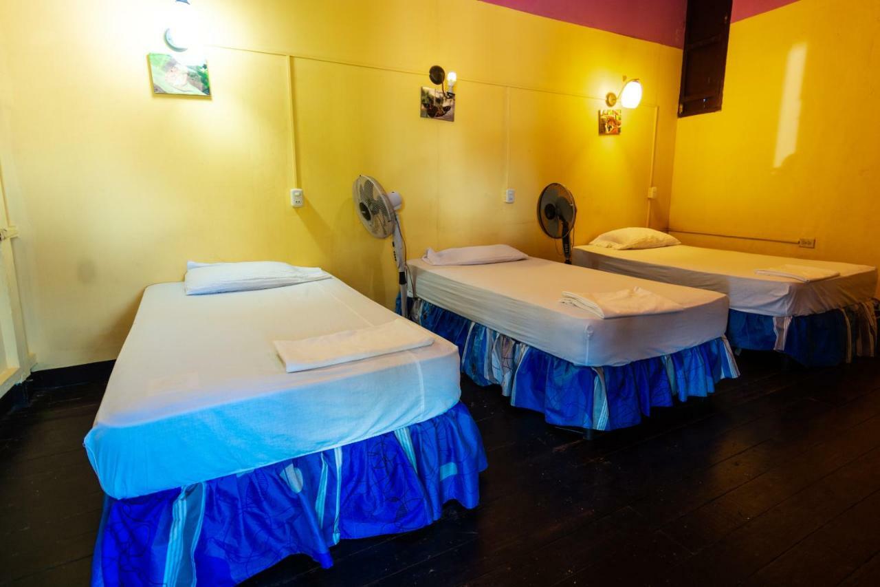 Hostal Lazybones Leon Exterior photo